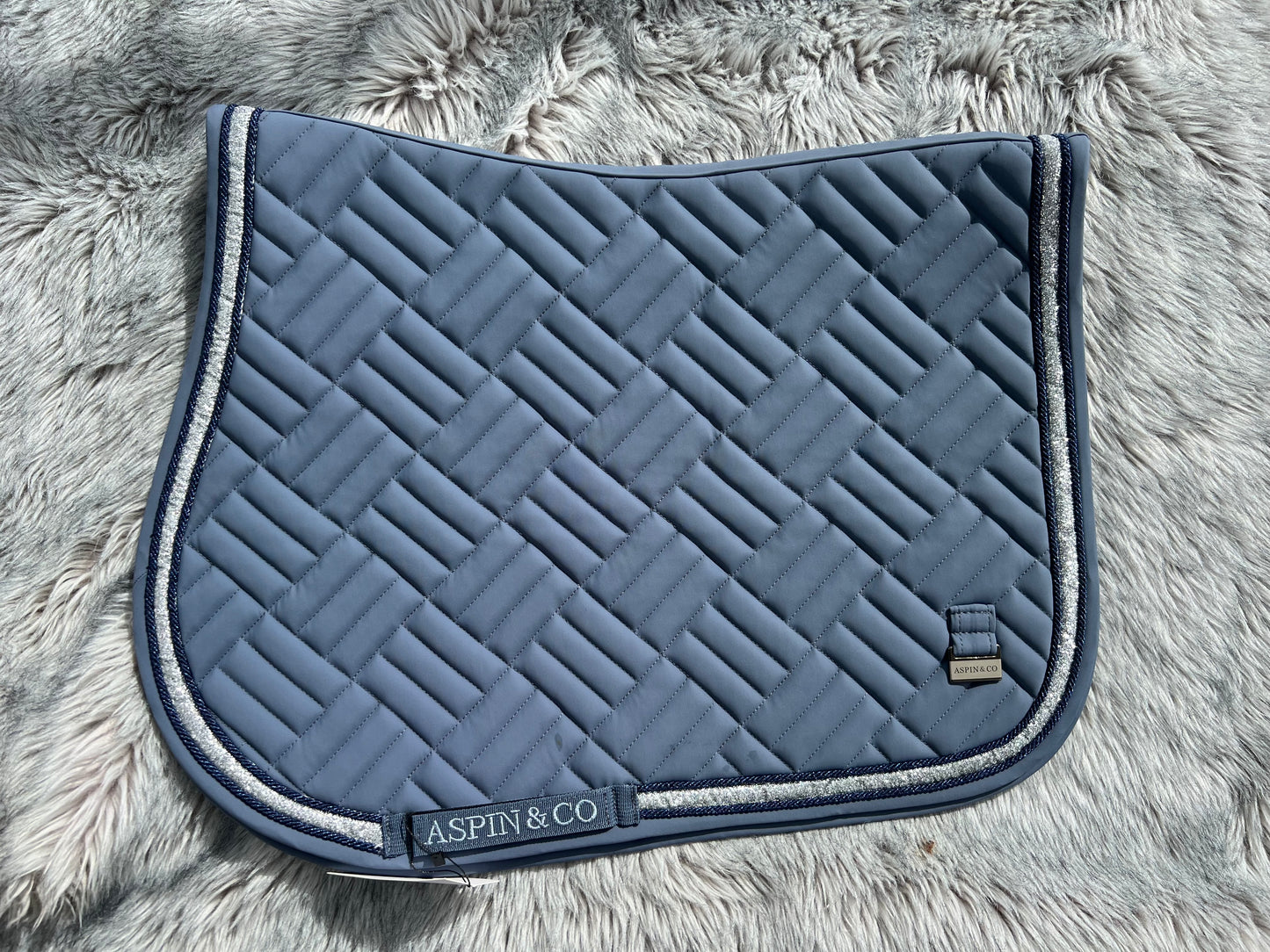 Pure Carbon collection saddle pad