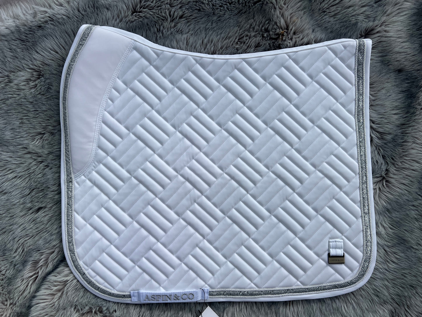 Pure Carbon collection saddle pad