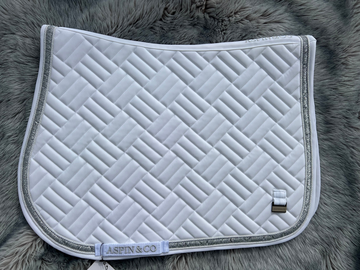 Pure Carbon collection saddle pad