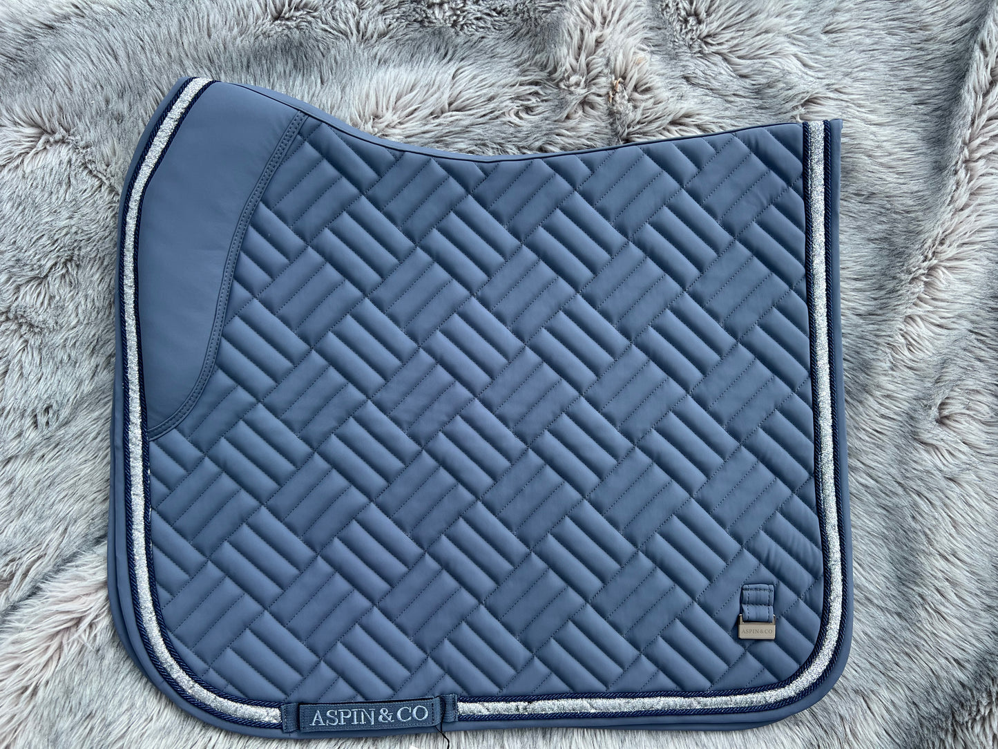 Pure Carbon collection saddle pad
