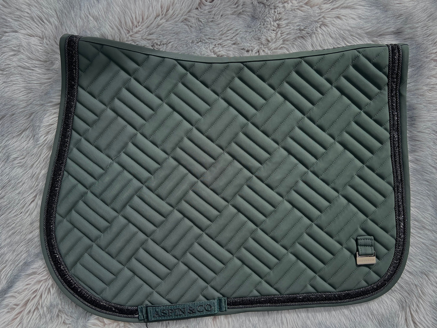 Pure Carbon collection saddle pad