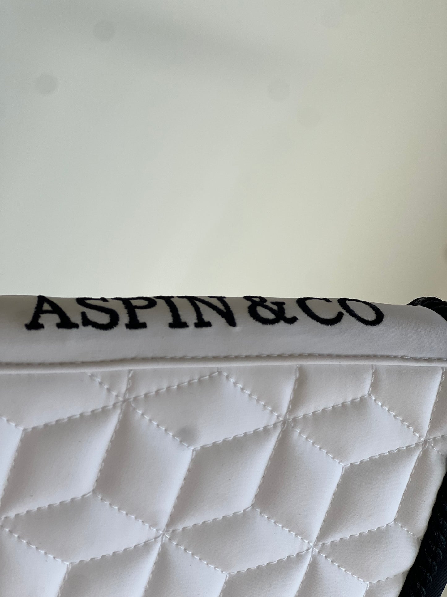 Pre launch - White with black