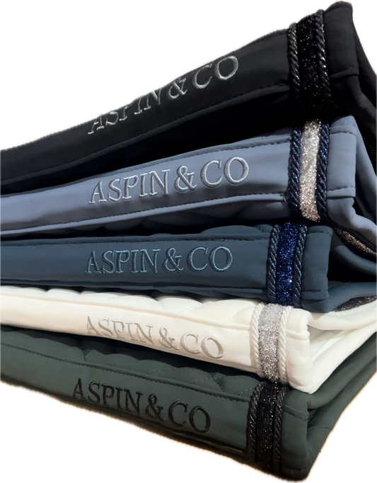Pure Carbon collection saddle pad