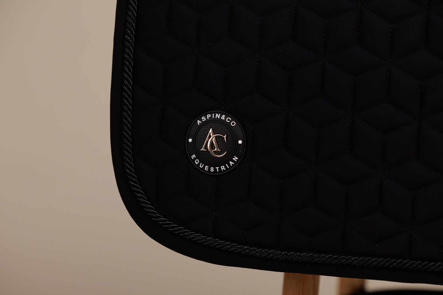 Black: Jumping / GP Saddle pad