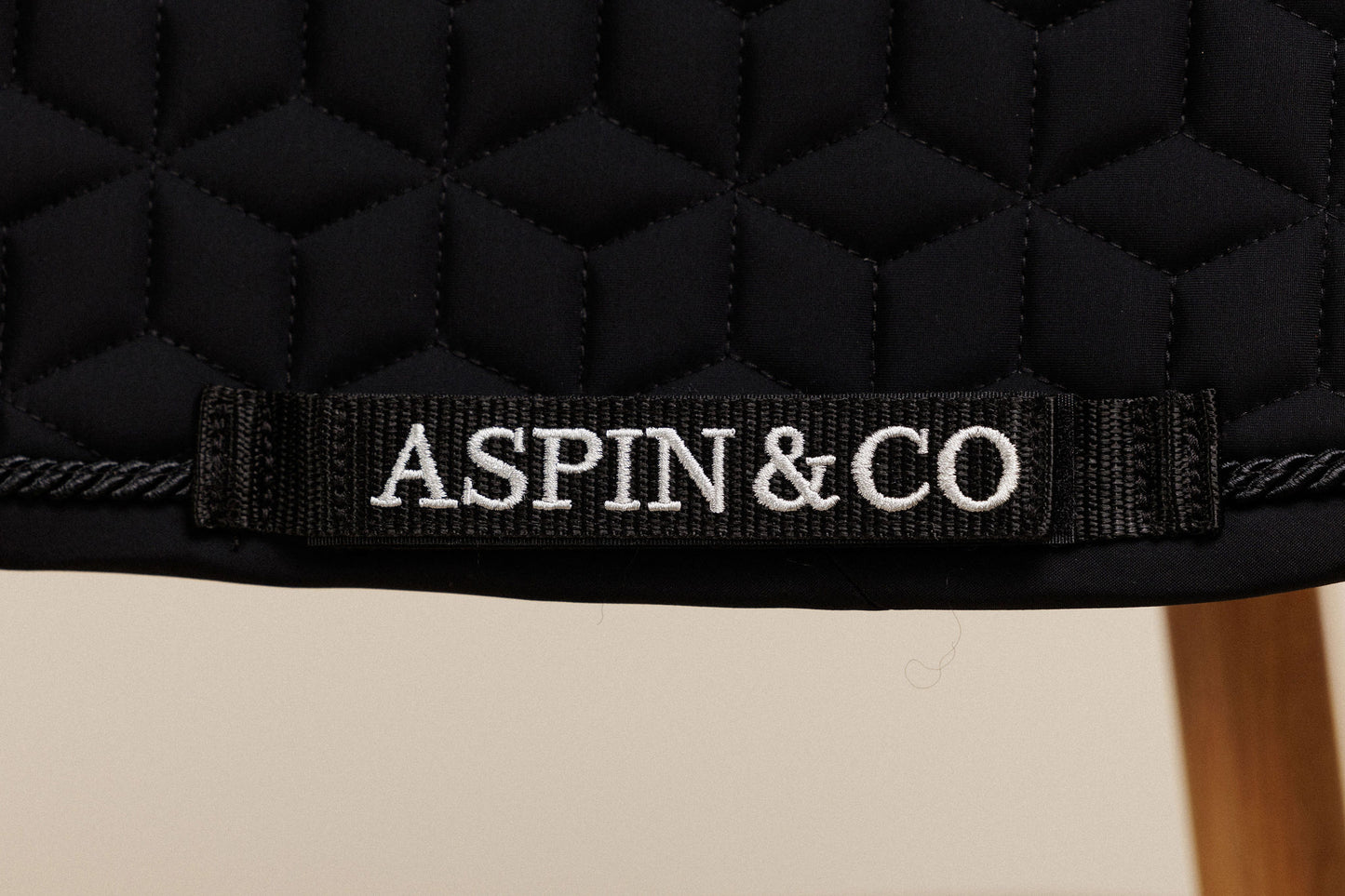 Black: Jumping / GP Saddle pad