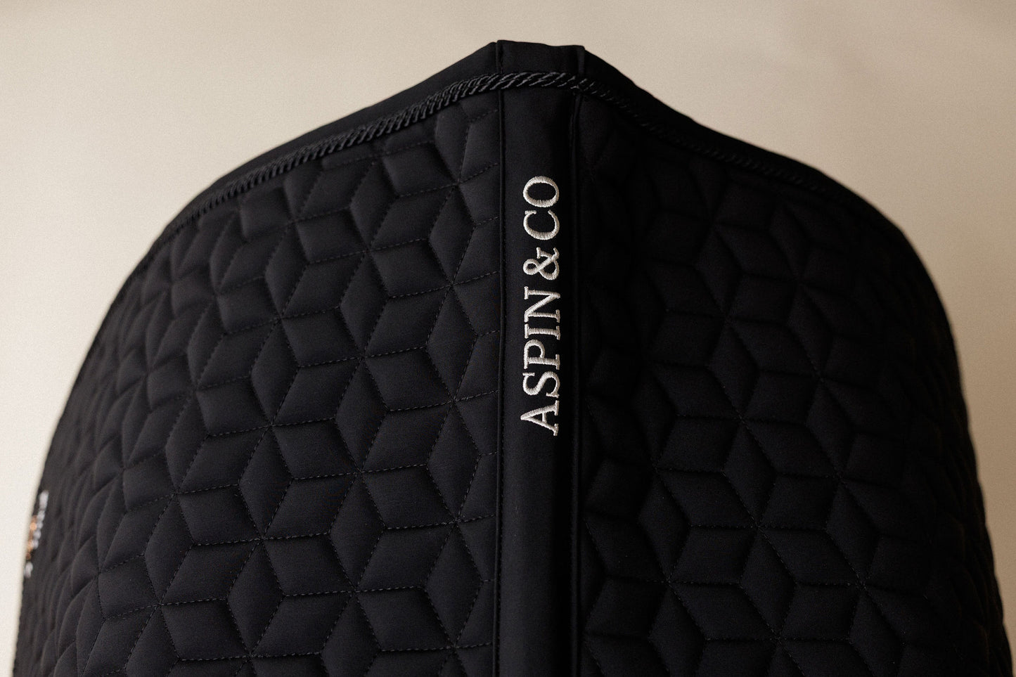 Black: Jumping / GP Saddle pad